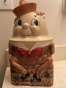 Vintage Humpty Dumpty Ceramic Cookie Jar